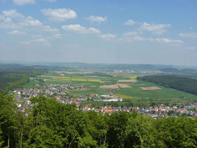 Die Weidelsburg bei Naumburg (Foto: Karl-Franz Thiede)